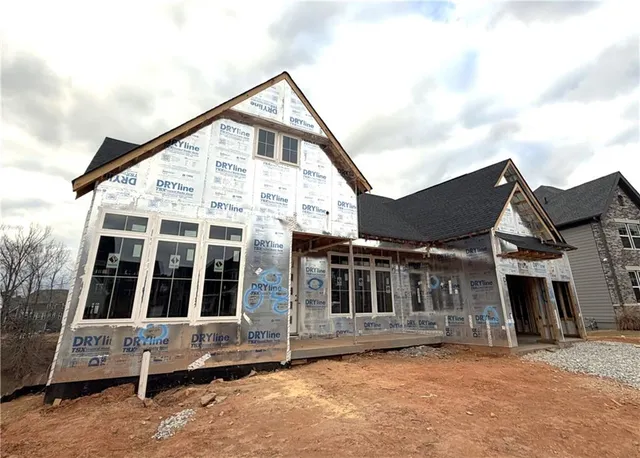 $844,990 | 82 Clear Lk Parkway, Hoschton, GA 30548