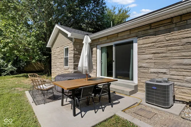 $260,000 | 503 East Bennett Street, Westport, IN 47283