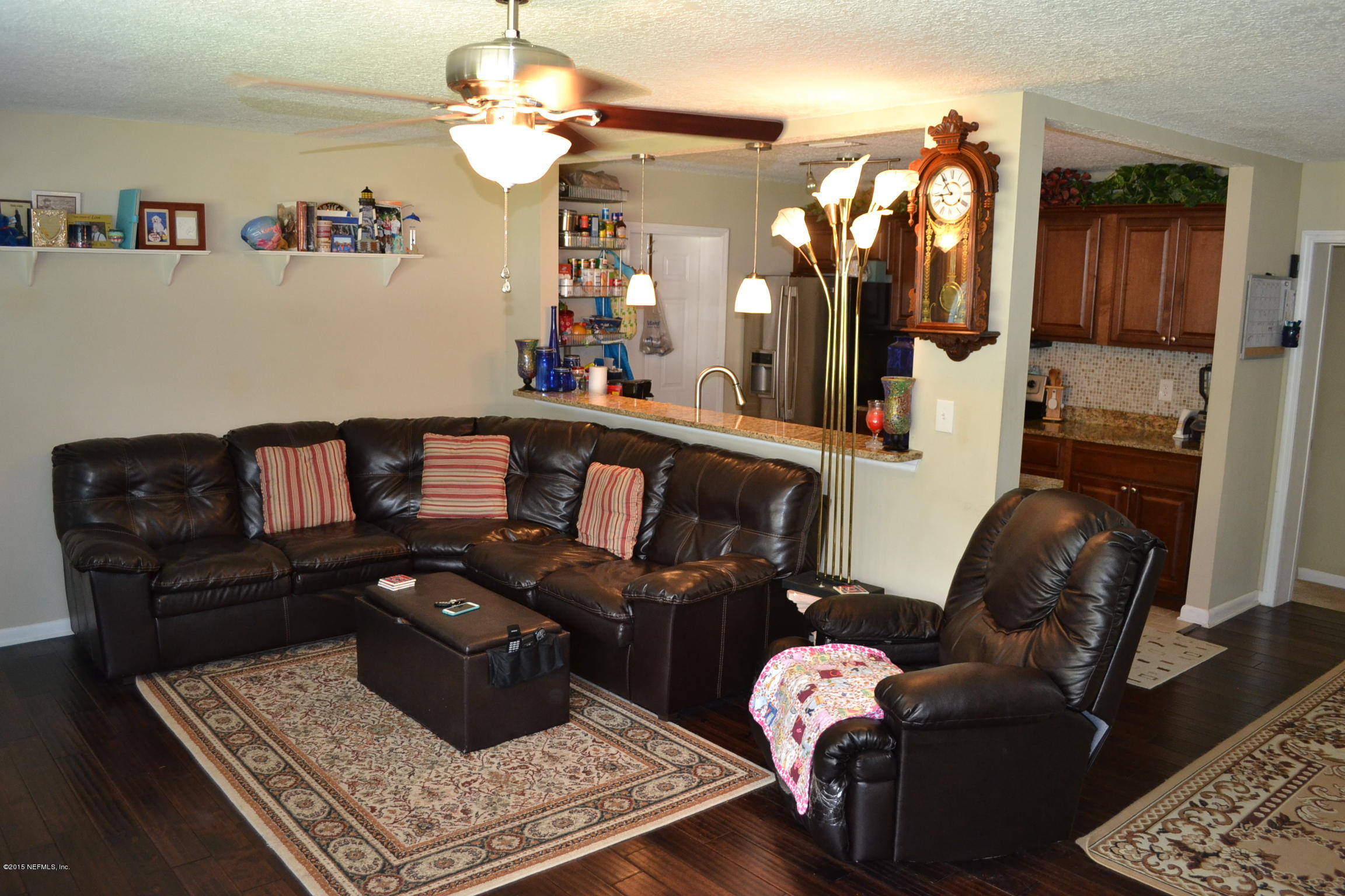 6720 E Road Jacksonville, FL 32216 - Photo 3 of 16 a living room with furniture