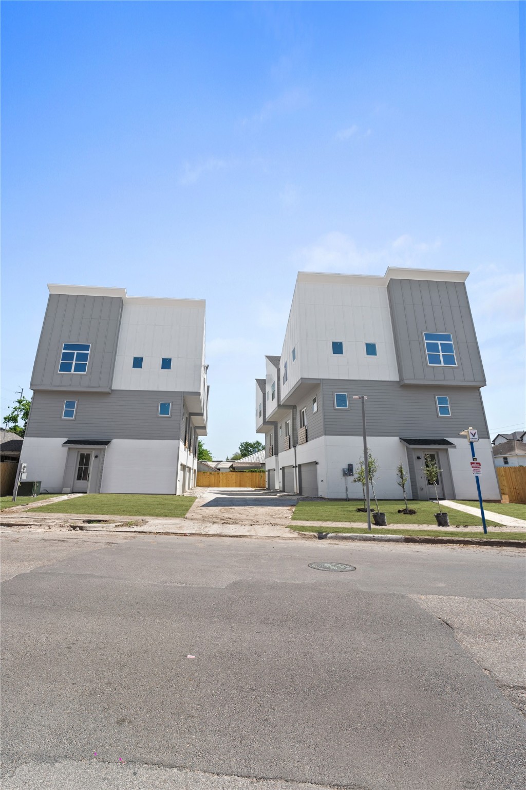 111 Milby Street, Unit A Houston, TX 77003 - Photo 1 of 20