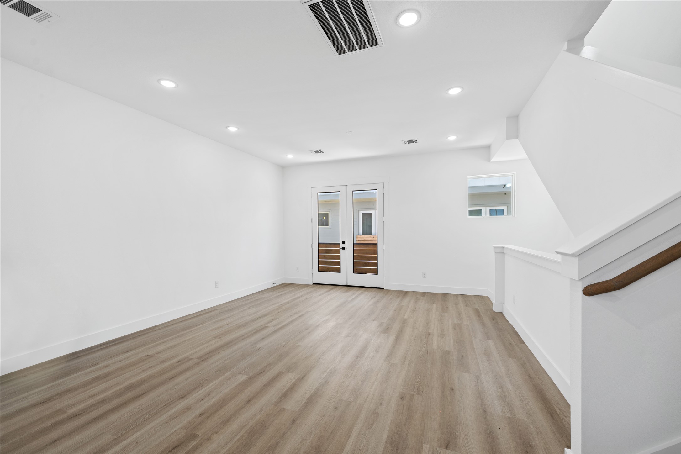 111 Milby Street, Unit A Houston, TX 77003 - Photo 7 of 20 Living