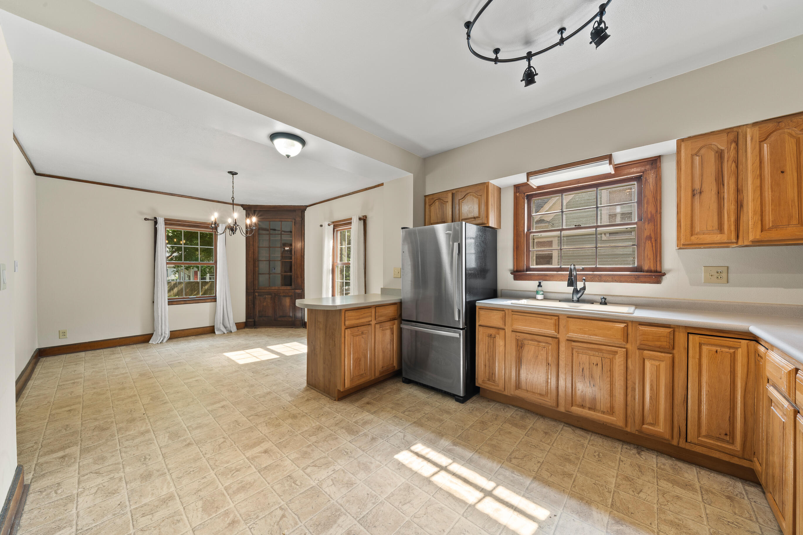 1105 Barnes Street Delavan, WI 53115 - Photo 13 of 32 Kitchen