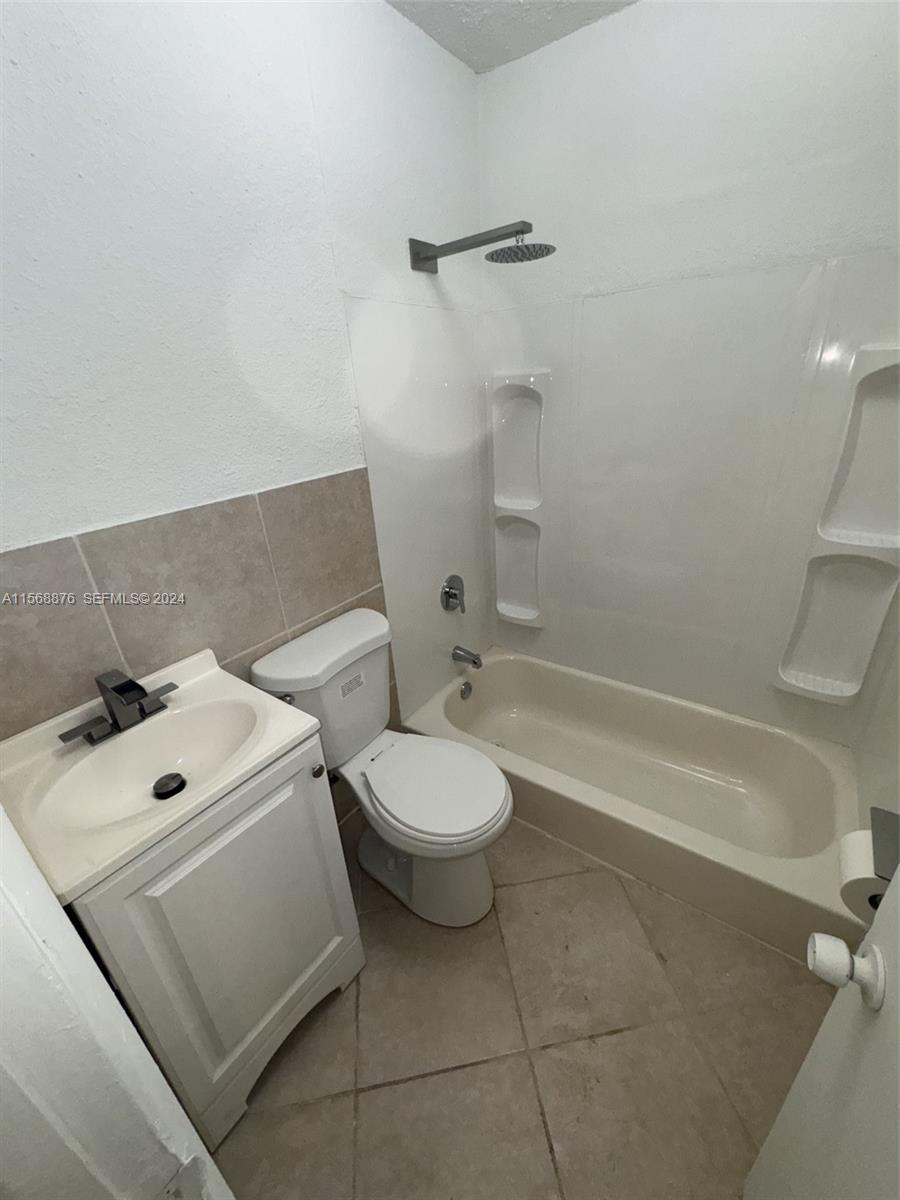 2255 Northwest 63rd Street Miami, FL 33147 - Photo 6 of 10