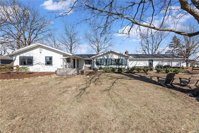 $498,000 | 1505 Redbud Lane, Iola, KS 66749