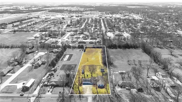 $498,000 | 1505 Redbud Lane, Iola, KS 66749