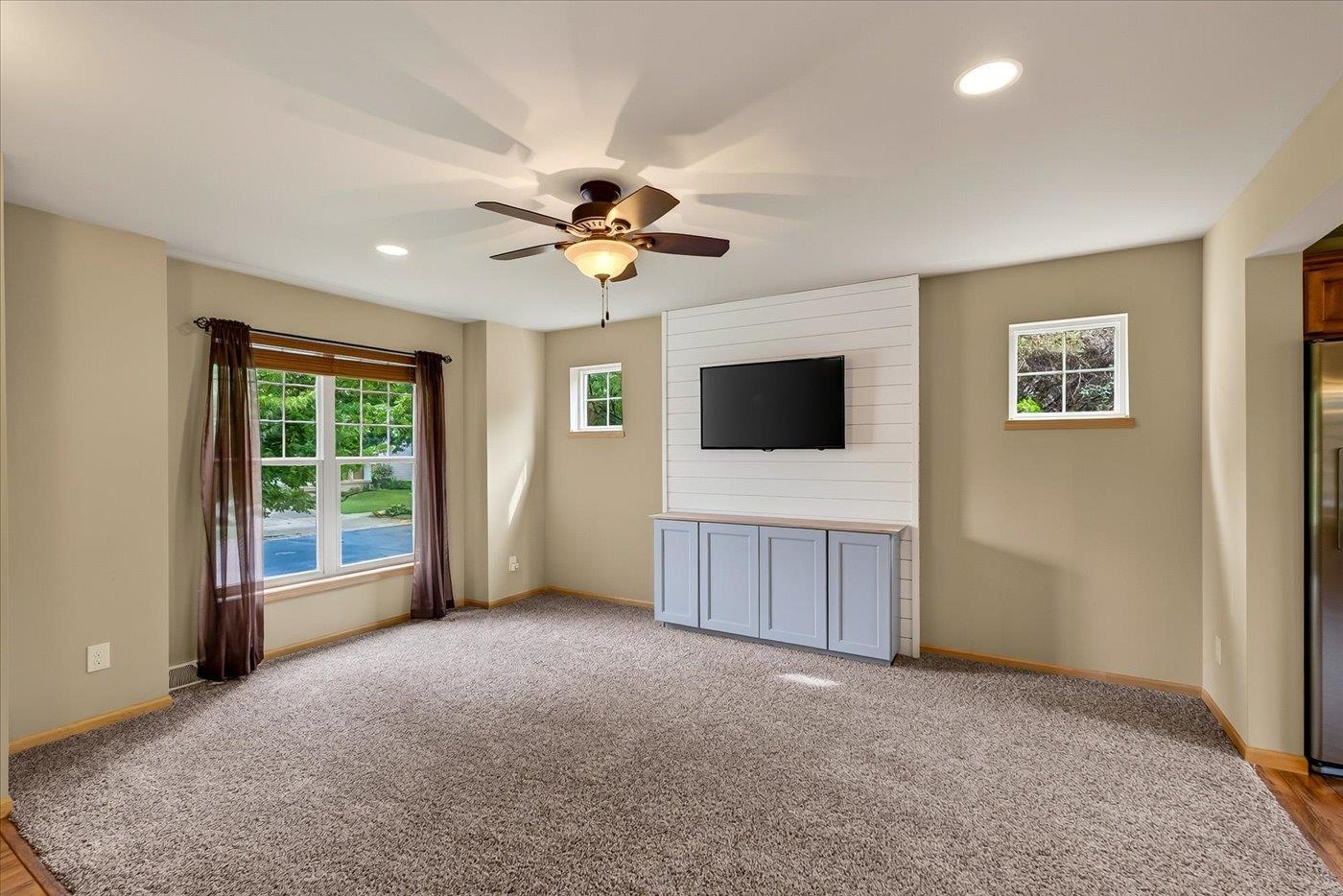 6909 Country Madison, WI 53719 - Photo 12 of 43 Gallery Image 12