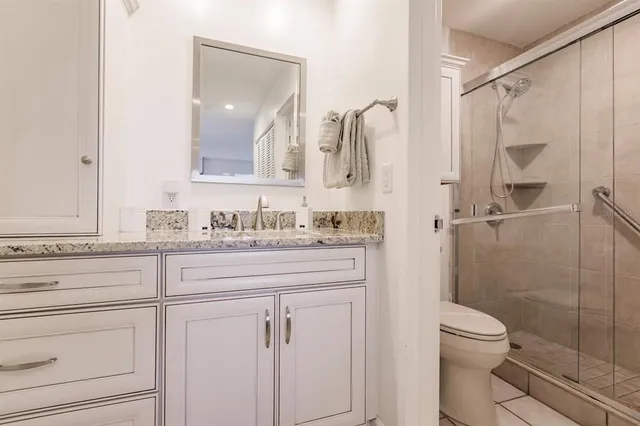 $6,000 | 1255 East Peppertree Drive, Unit 403, Sarasota, FL 34242