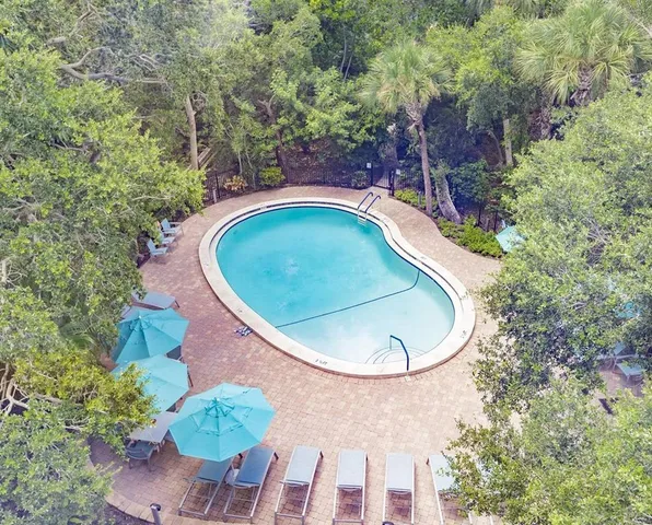 $6,000 | 1255 East Peppertree Drive, Unit 403, Sarasota, FL 34242