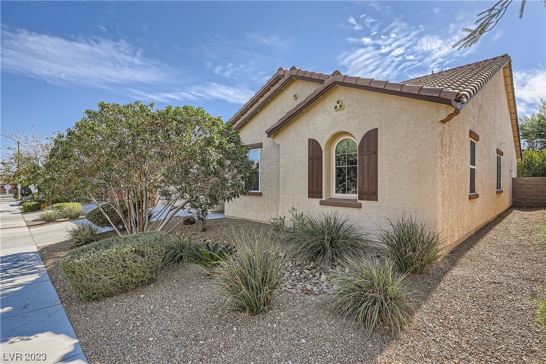 7421 Manse Ranch Avenue Las Vegas, NV 89179 - Photo 2 of 50