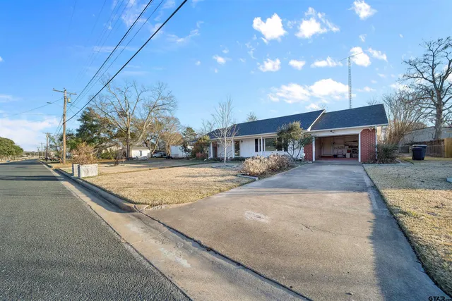 $239,900 | 604 East Pennsylvania Street, Van, TX 75790