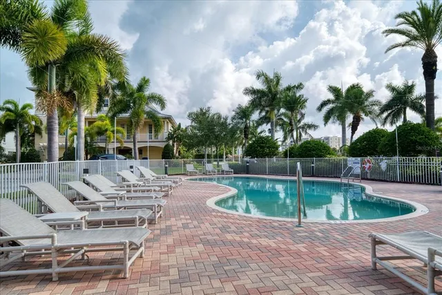 $4,500 | 17735 Gulf Boulevard, Unit 304, Redington Shores, FL 33708