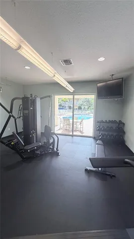 $4,500 | 17735 Gulf Boulevard, Unit 304, Redington Shores, FL 33708