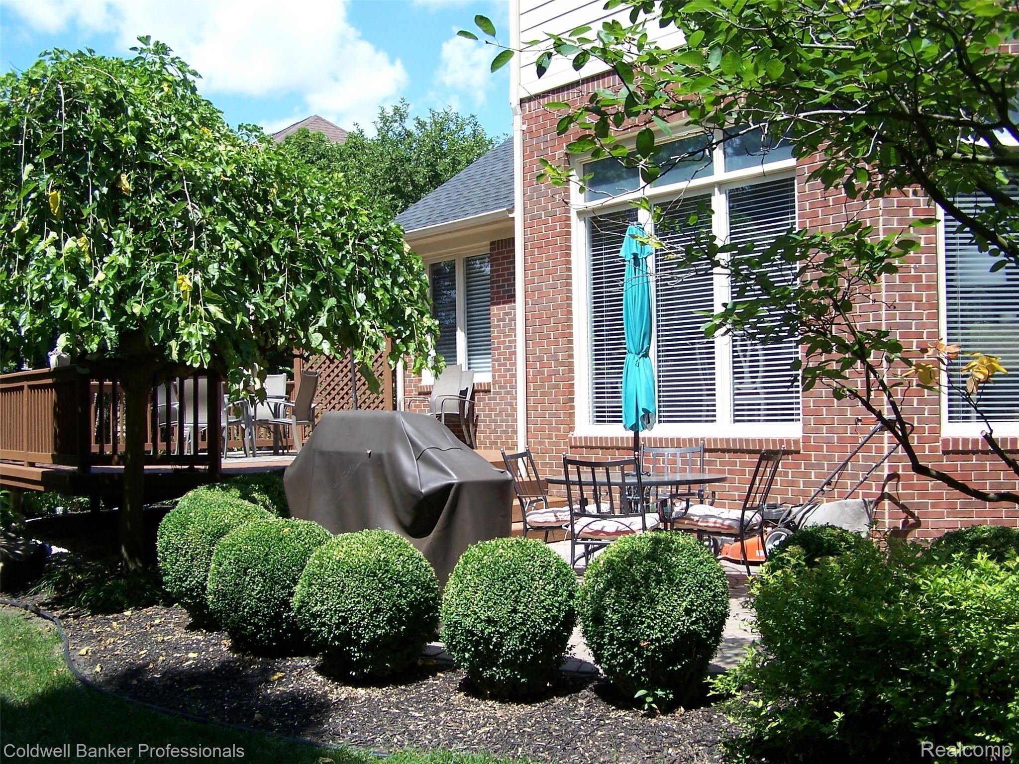 2079 Mapleridge Road Rochester, MI 48309 - Photo 35 of 36 Patio