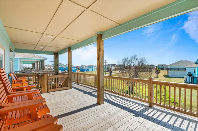 $470,000 | 2565 Palm Drive, Crystal Beach, TX 77650