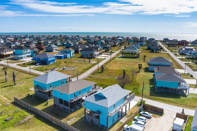 $470,000 | 2565 Palm Drive, Crystal Beach, TX 77650