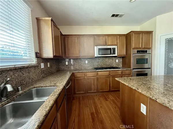 $4,500 | 7271 Blue Crab Court, Eastvale, CA 92880