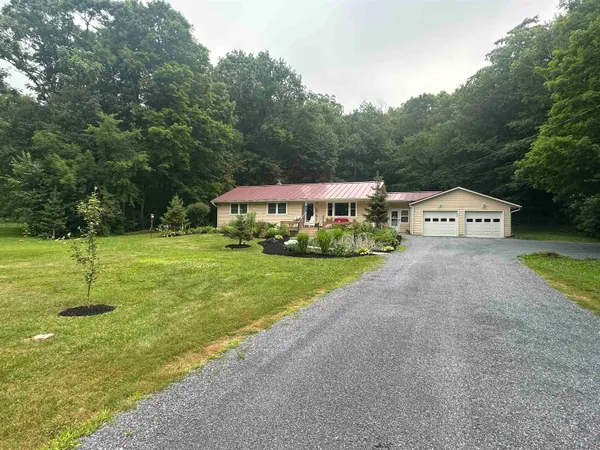 $465,000 | 1537 Lake Dunmore Road, Leicester, VT 05733