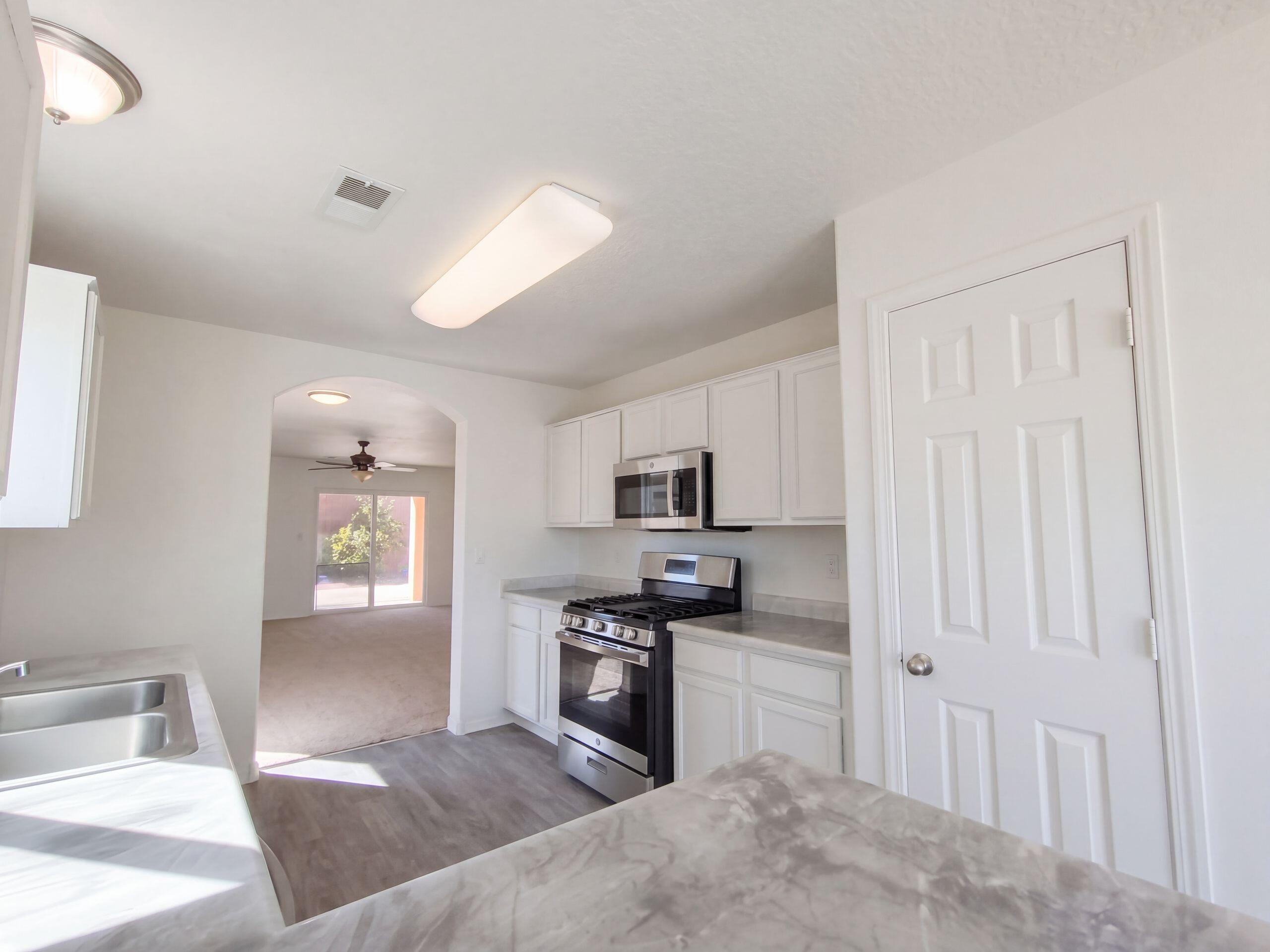 6608 Mountain Hawk Loop Northeast Rio Rancho, NM 87144 - Photo 10 of 45 Gallery Image 10
