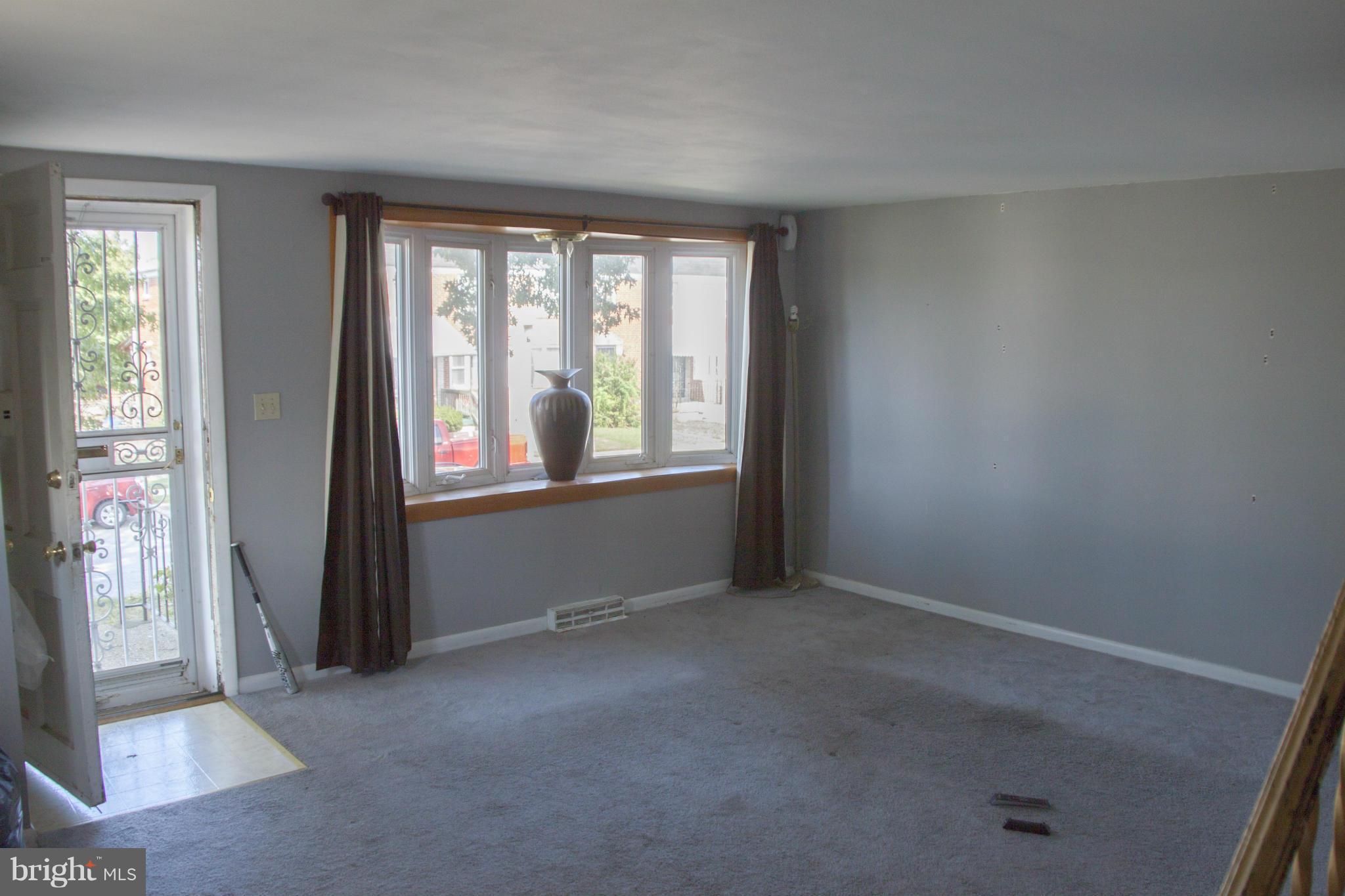 5537 Whitby Road Baltimore, MD 21206 - Photo 3 of 9 Family Room