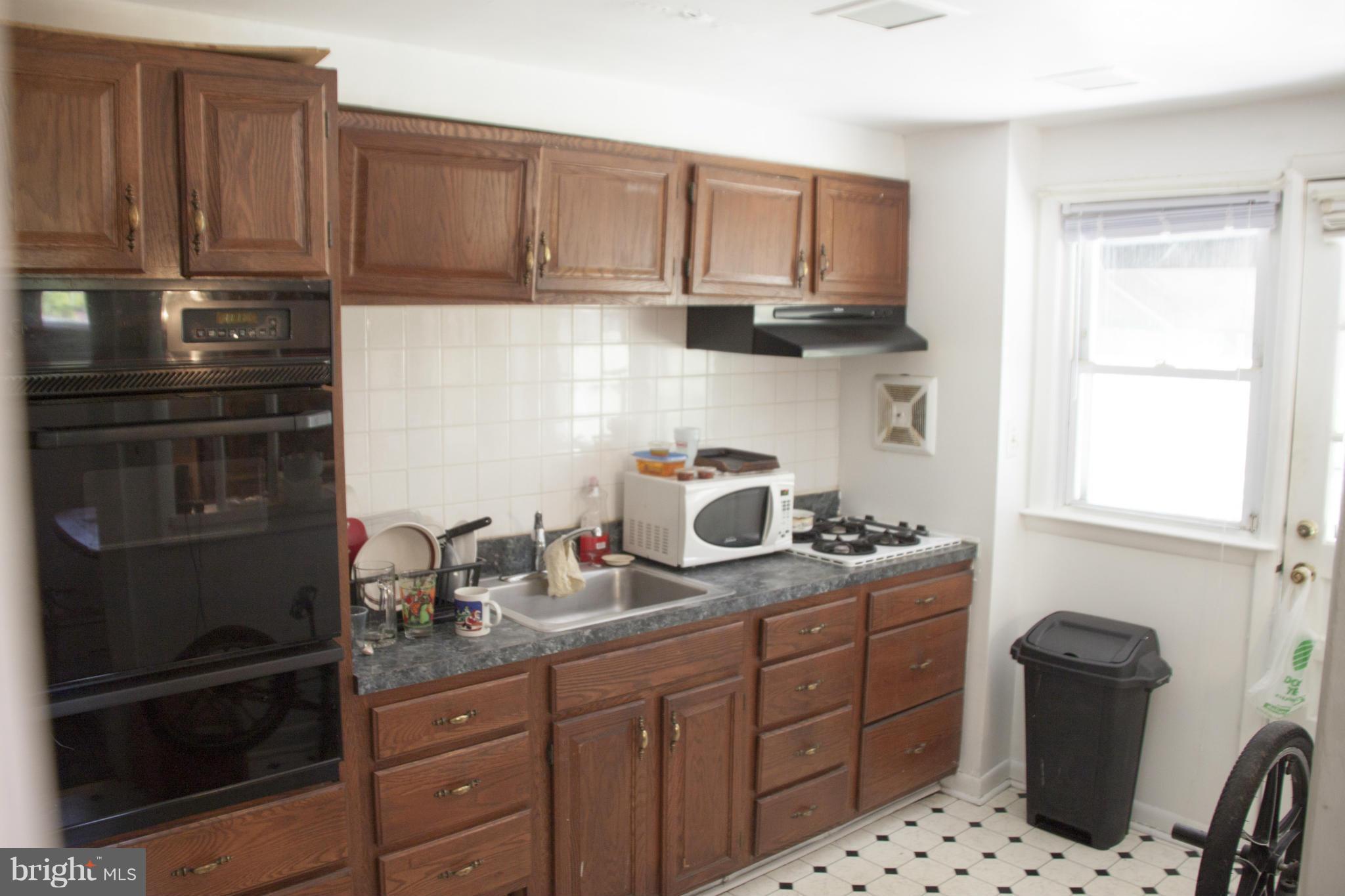 5537 Whitby Road Baltimore, MD 21206 - Photo 5 of 9 Kitchen