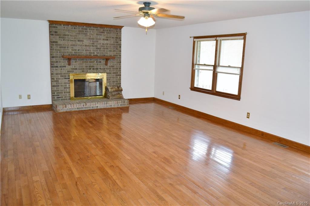 1660 Cricket Run Road York, SC 29745 - Photo 4 of 19 Gallery Image 4