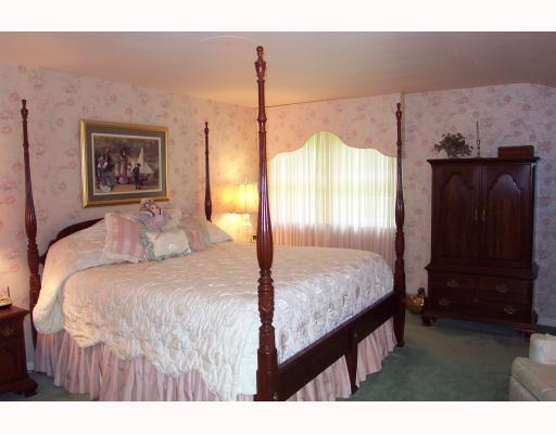 1840 Kent Road Upper St. Clair, PA 15241 - Photo 7 of 13 Master Bedroom.