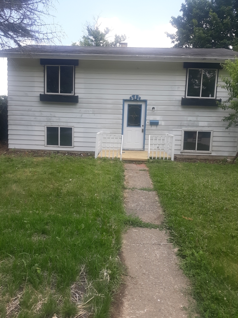 547 North Ridgemoor Avenue Mundelein, IL 60060 - Photo 1 of 19