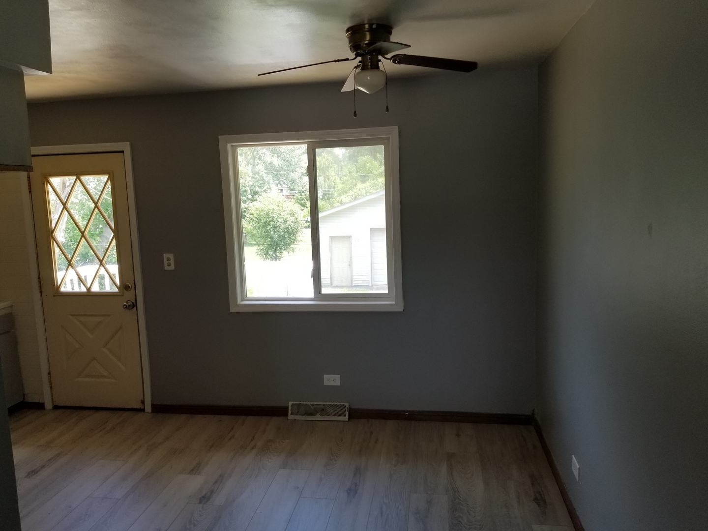 547 North Ridgemoor Avenue Mundelein, IL 60060 - Photo 4 of 19