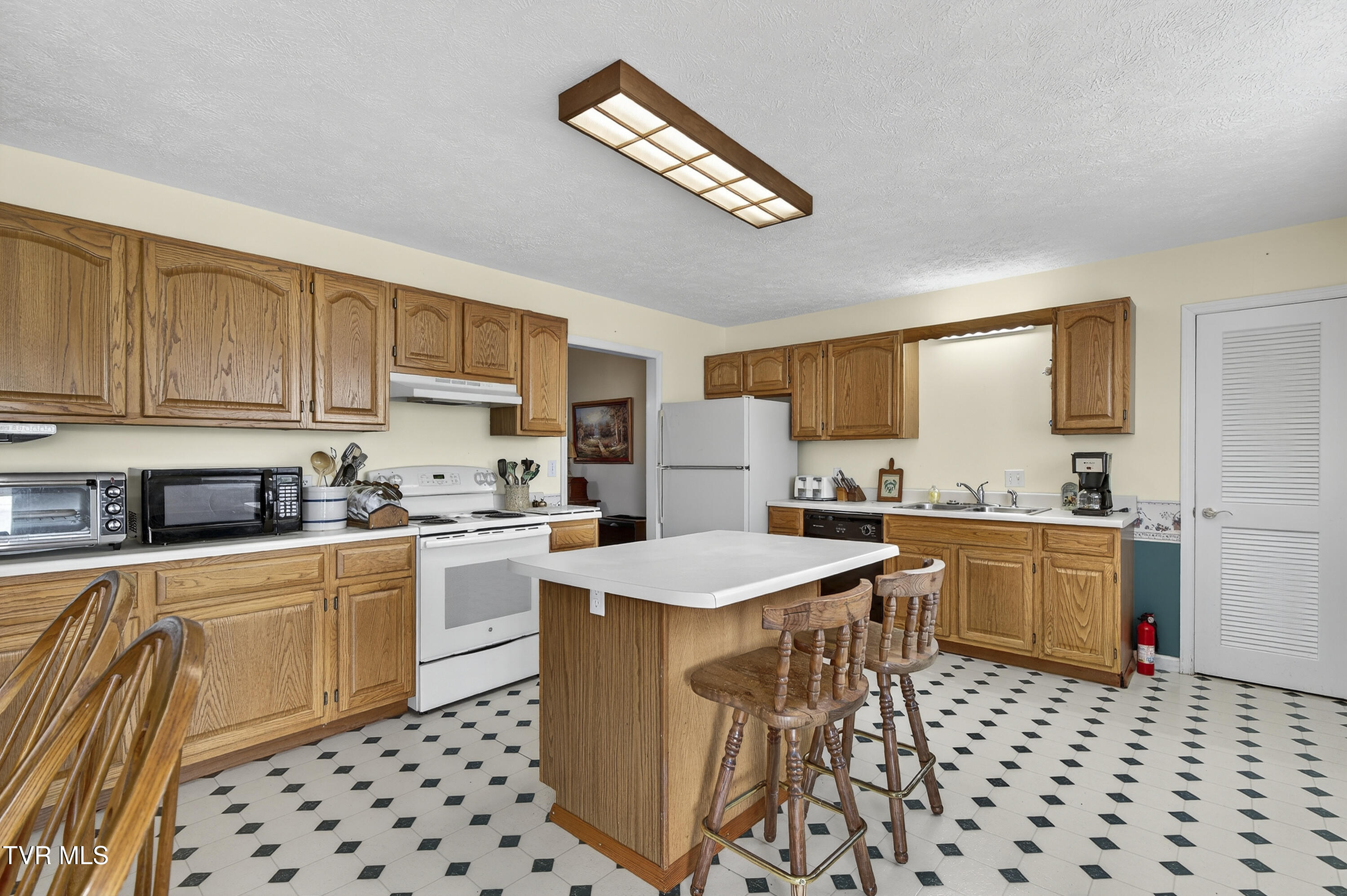 15002 Peaceful Valley Road Abingdon, VA 24210 - Photo 14 of 37 15002-Peaceful-Valley-Abingdon-VA Matt-S