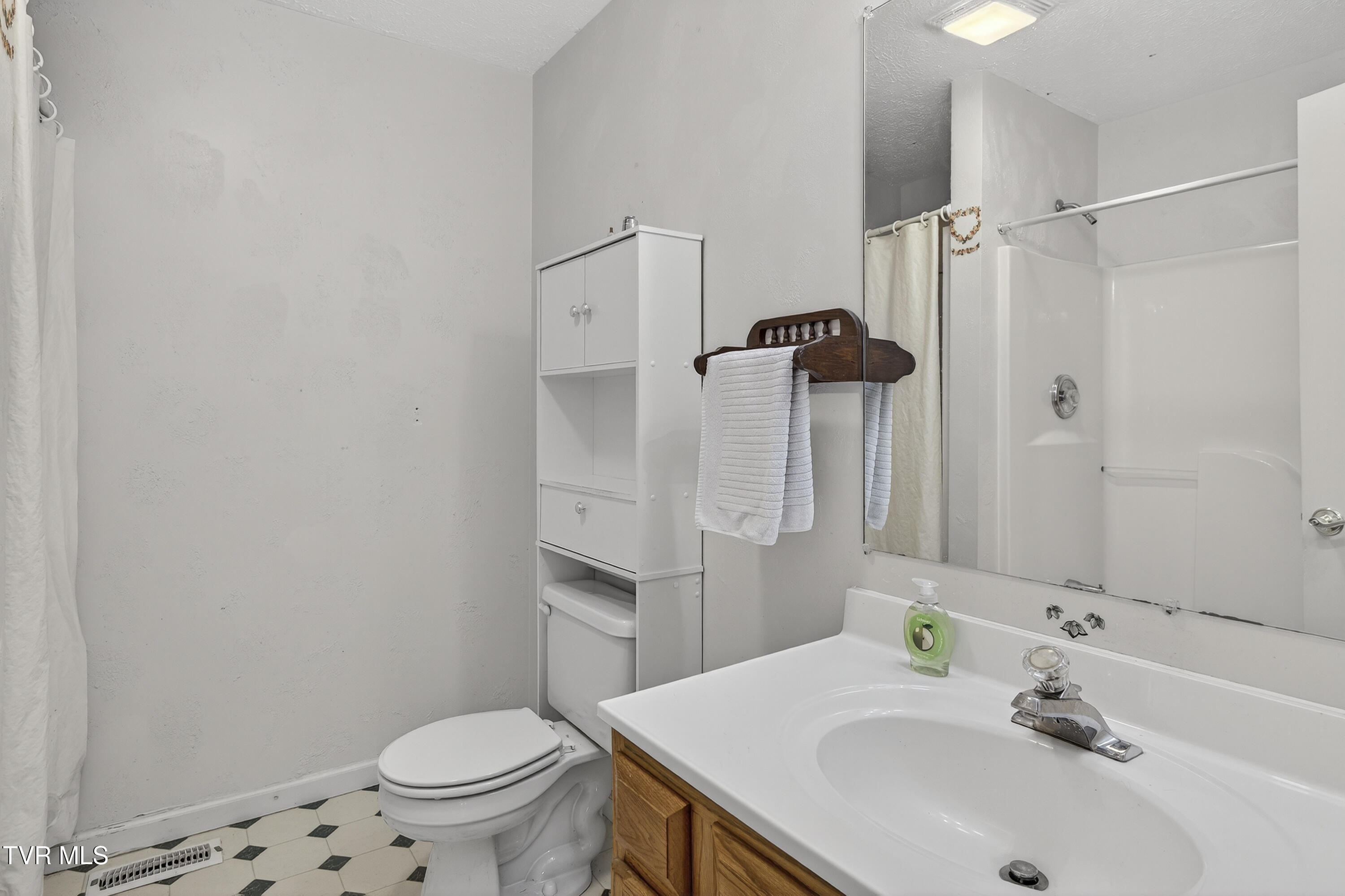 15002 Peaceful Valley Road Abingdon, VA 24210 - Photo 17 of 37 15002-Peaceful-Valley-Abingdon-VA Matt-S