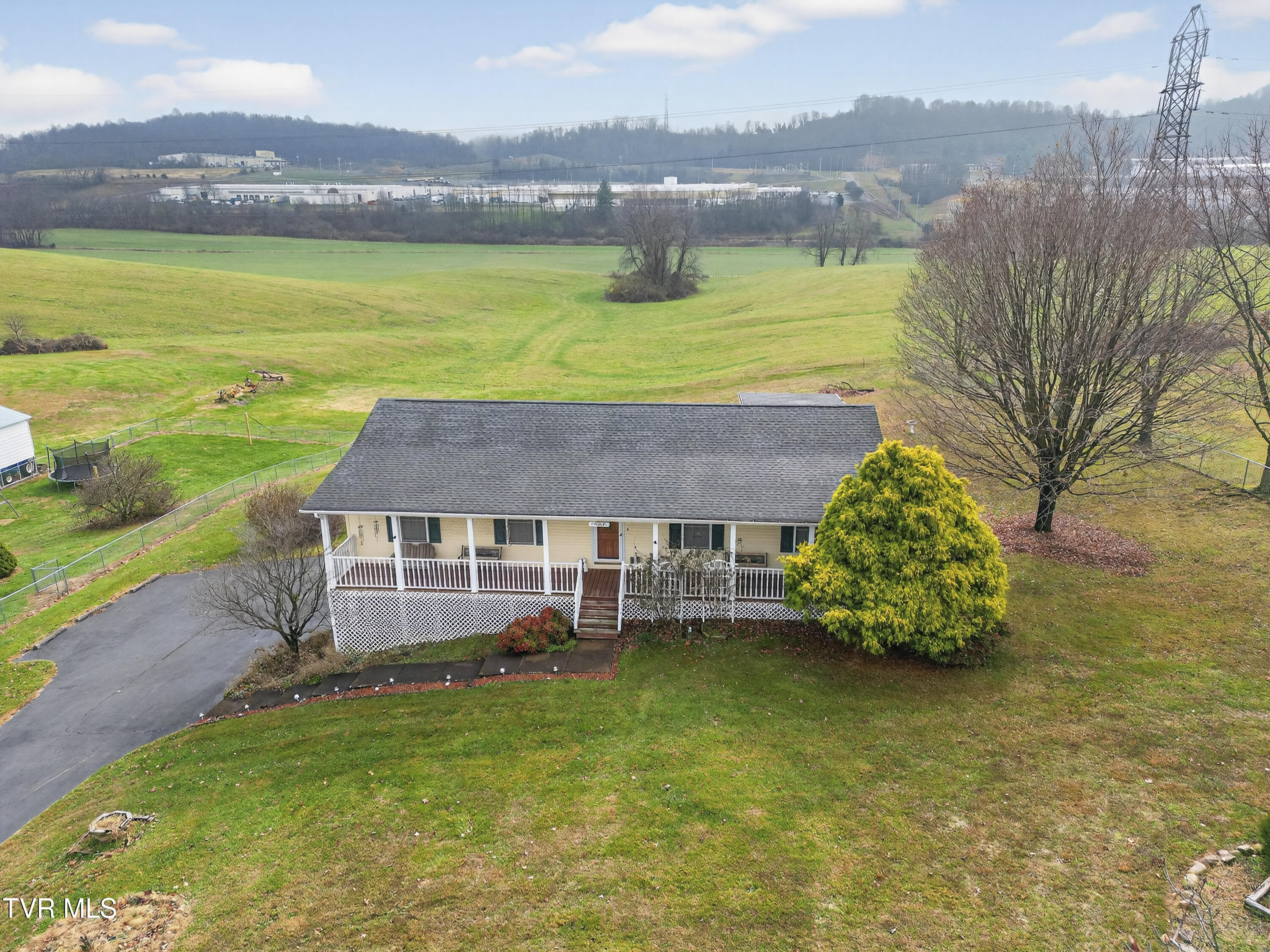 15002 Peaceful Valley Road Abingdon, VA 24210 - Photo 3 of 37 s