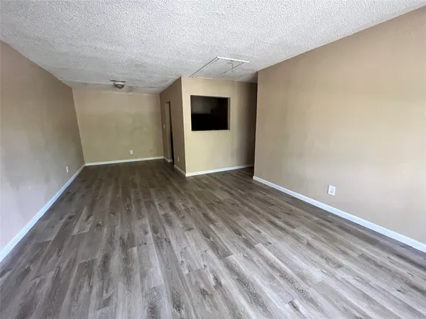 $925 | 10235 Algiers Road, Unit 2, Houston, TX 77041
