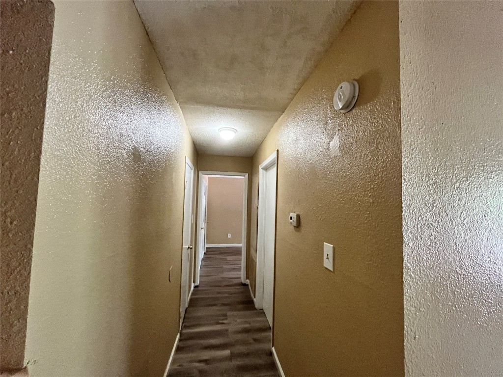 10235 Algiers Road, Unit 2 Houston, TX 77041 - Photo 5 of 12 a view of hallway