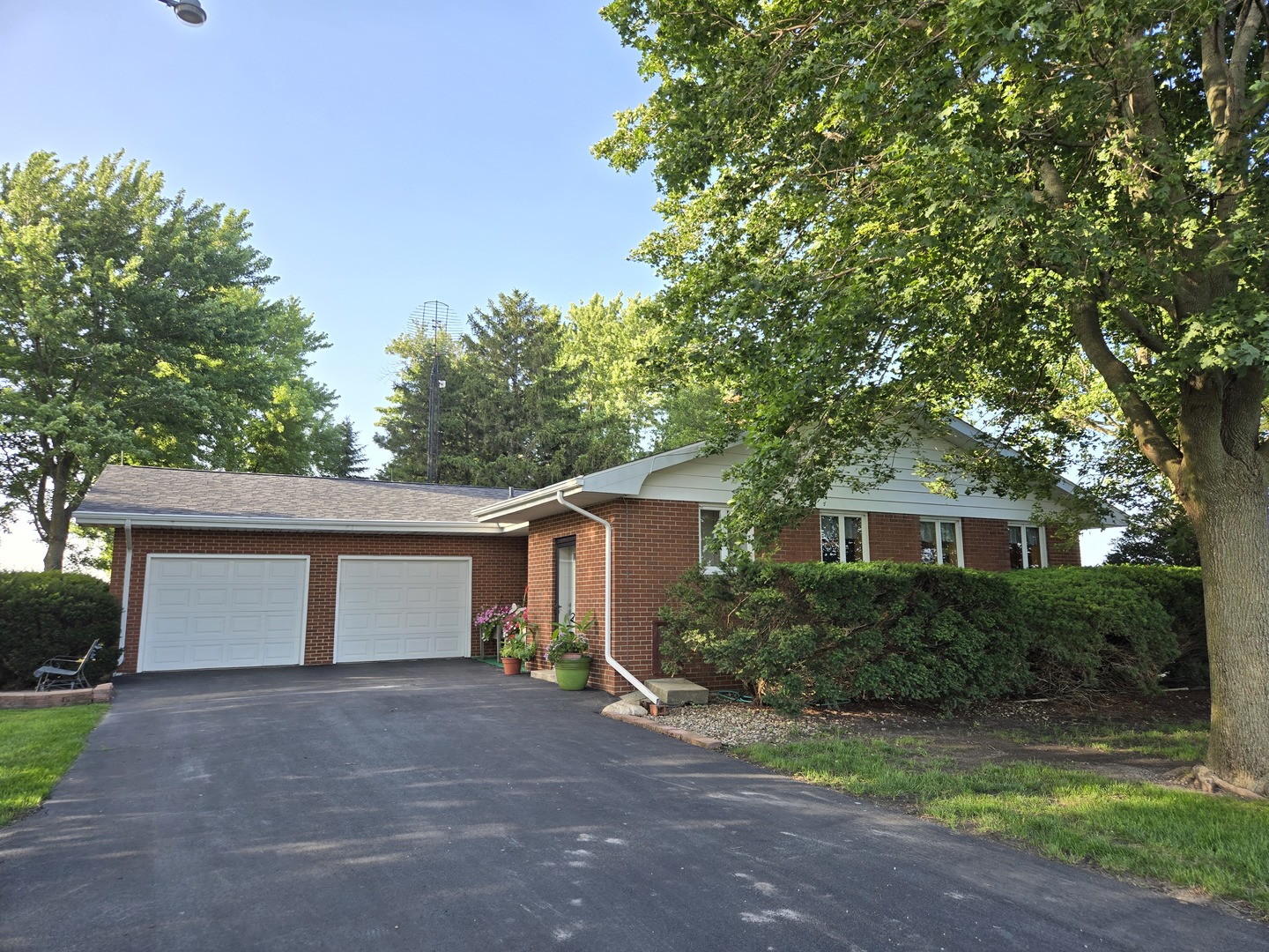 41294 East 100 North Road Bellflower, IL 61724 - Photo 1 of 43