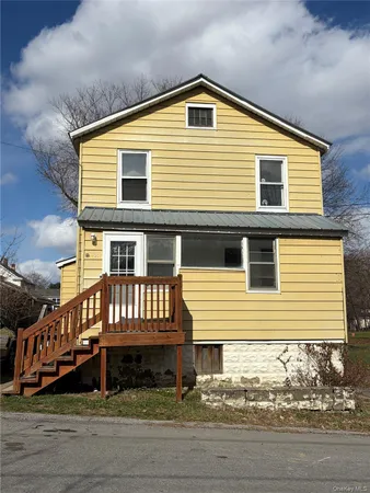 $1,950 | 101 Spring Street, Maybrook, NY 12543