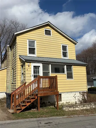 $1,950 | 101 Spring Street, Maybrook, NY 12543
