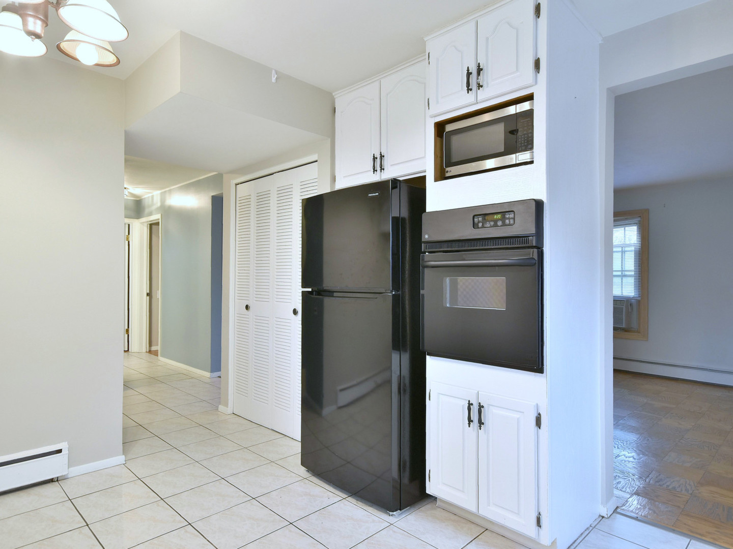 863 North Northwest Highway Park Ridge, IL 60068 - Photo 5 of 18