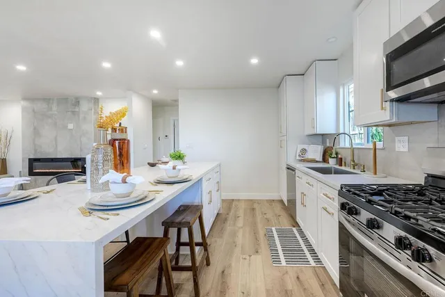 $899,000 | 1350 Marabou Lane, Vista, CA 92083