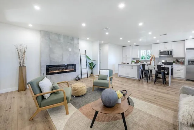 $899,000 | 1350 Marabou Lane, Vista, CA 92083