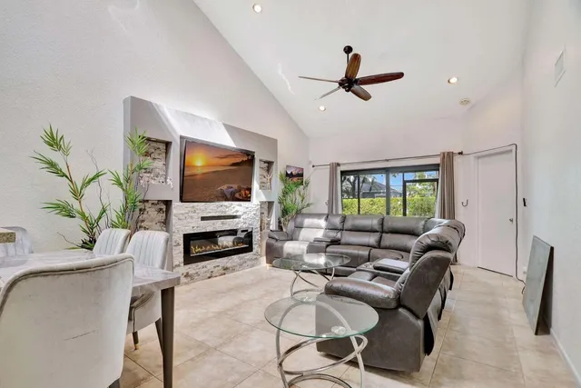 $403,000 | 8353 Waterford Avenue, Tamarac, FL 33321