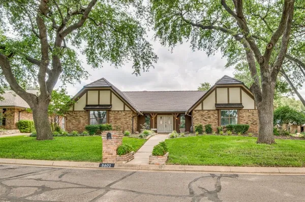 $550,000 | 5601 Dye Drive, Arlington, TX 76013