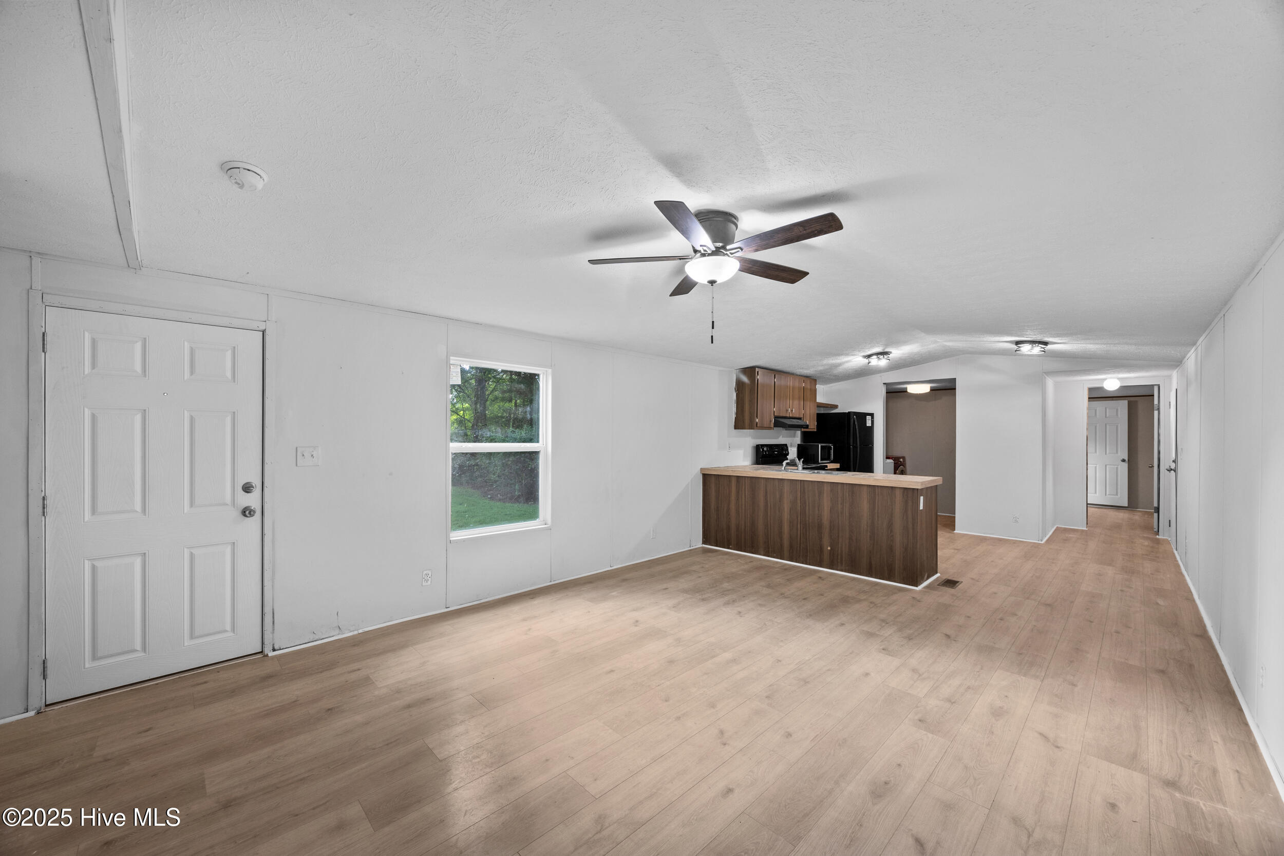 325 Messer Loop Road Burgaw, NC 28425 - Photo 4 of 24 002_605d