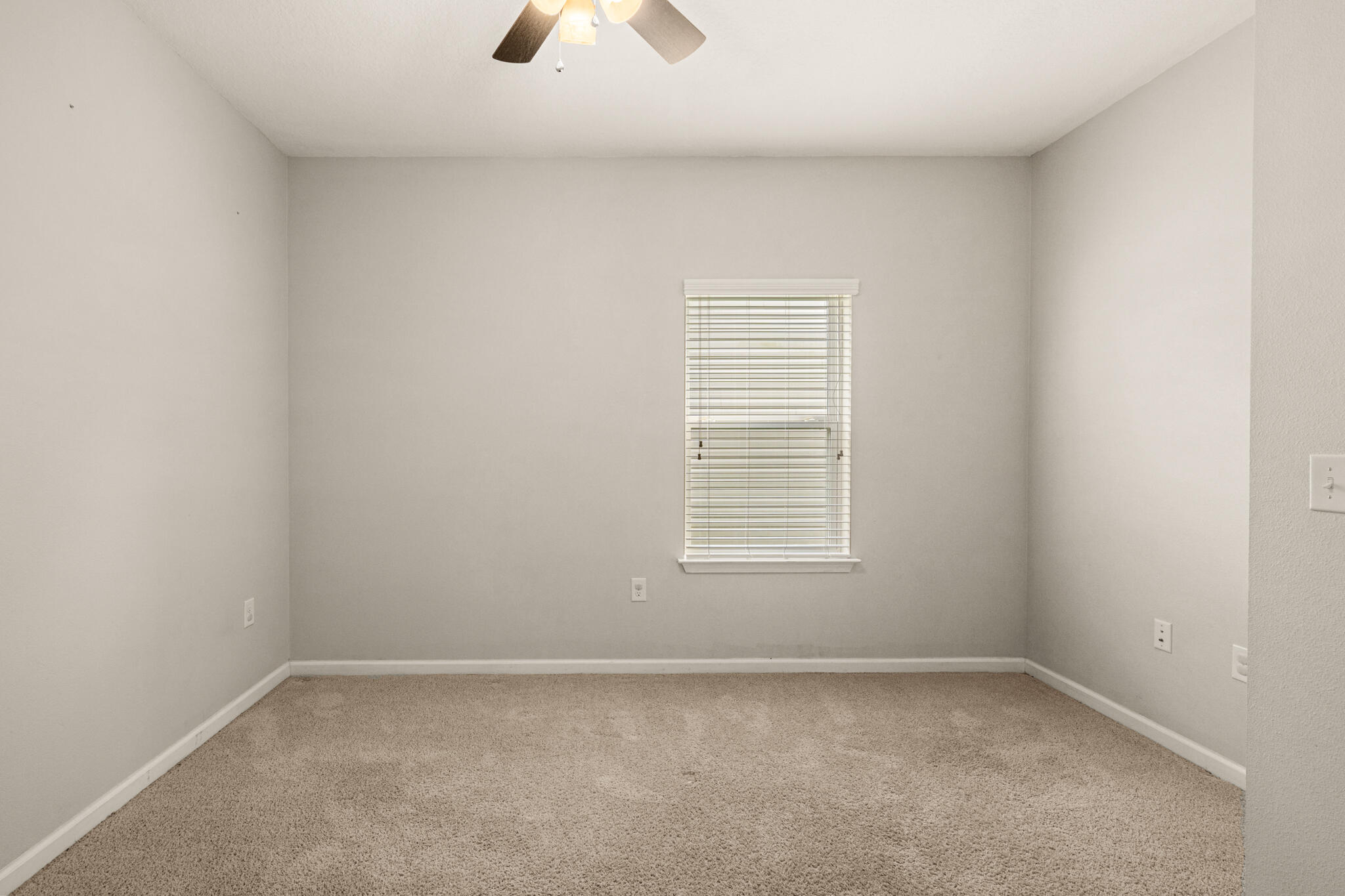 268 Cornelia Street Freeport, FL 32439 - Photo 24 of 41 an empty room with a window