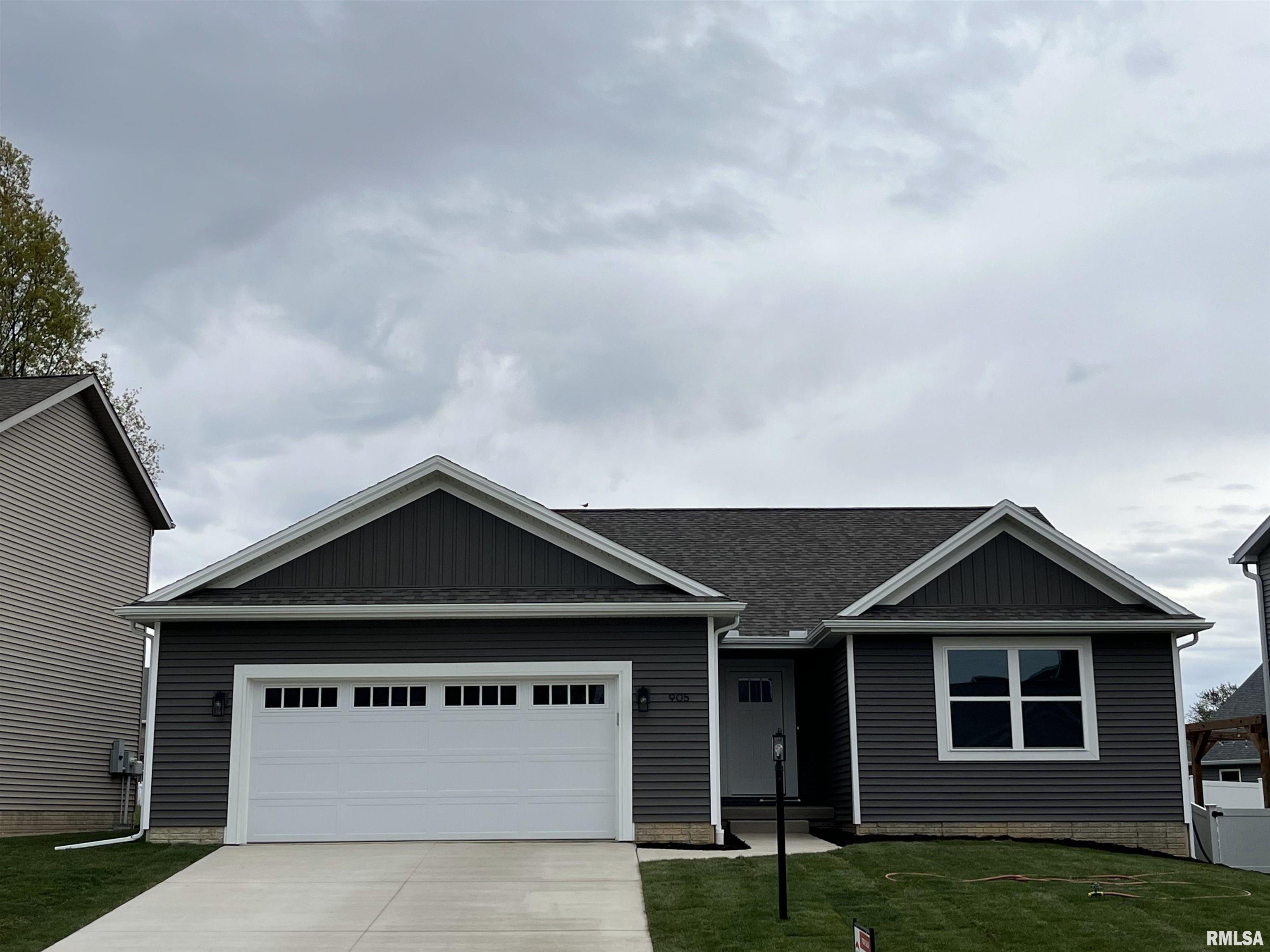 905 Devonshire Road Washington, IL 61571 - Photo 2 of 44