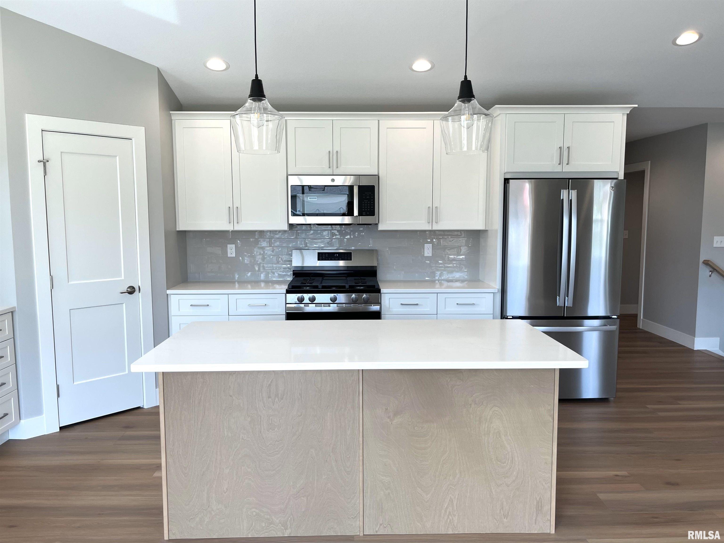 905 Devonshire Road Washington, IL 61571 - Photo 21 of 44