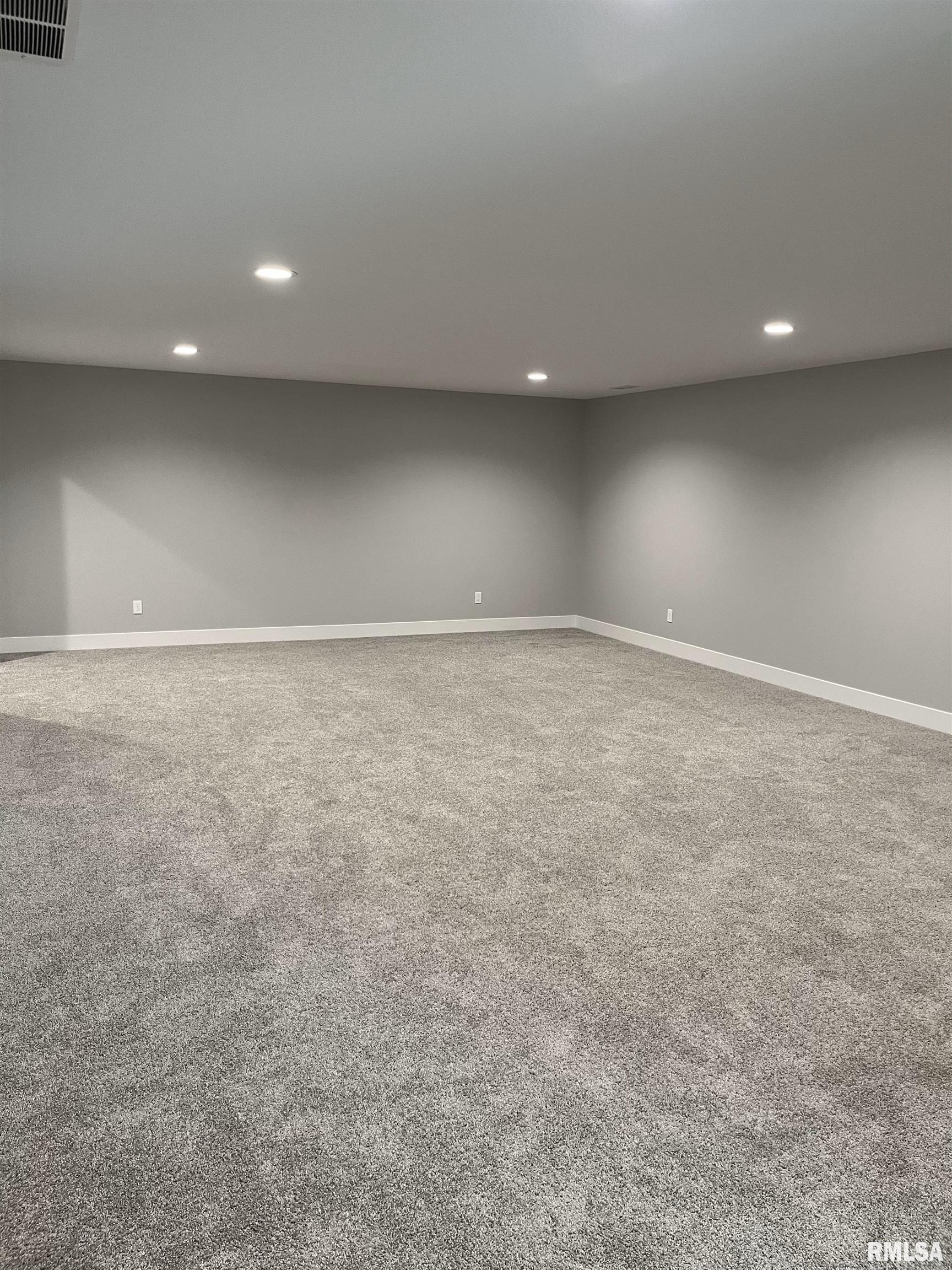 905 Devonshire Road Washington, IL 61571 - Photo 37 of 44