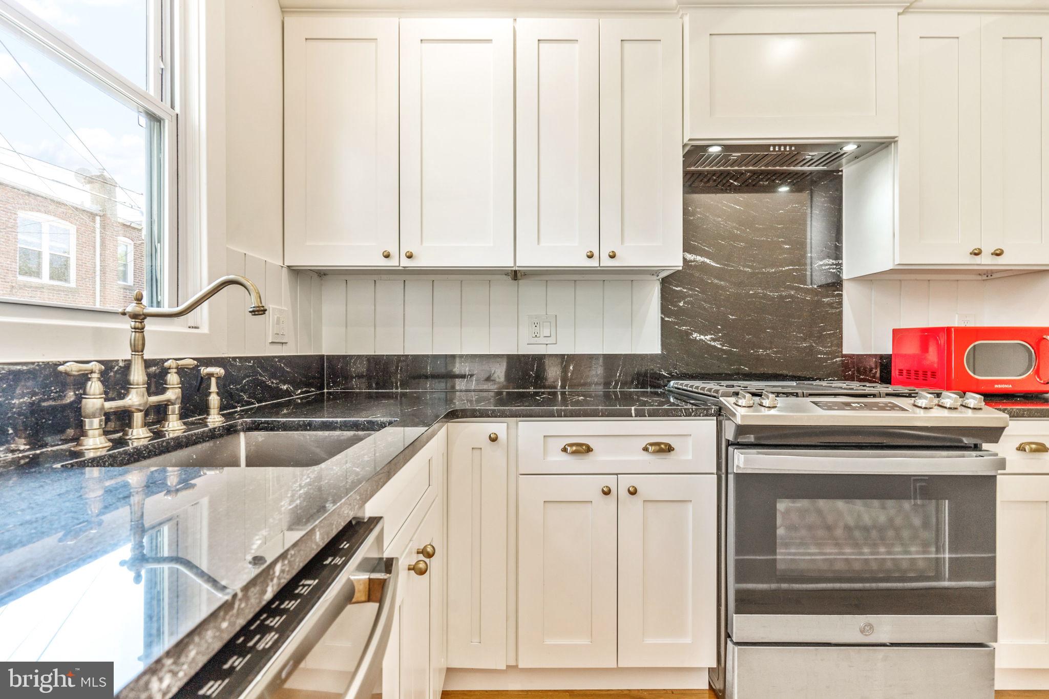 766 Columbia Road Northwest Washington, DC 20001 - Photo 13 of 40 Gallery Image 13