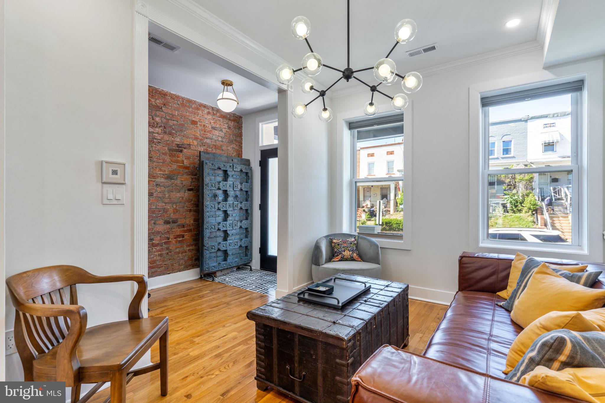 766 Columbia Road Northwest Washington, DC 20001 - Photo 4 of 40 Gallery Image 4