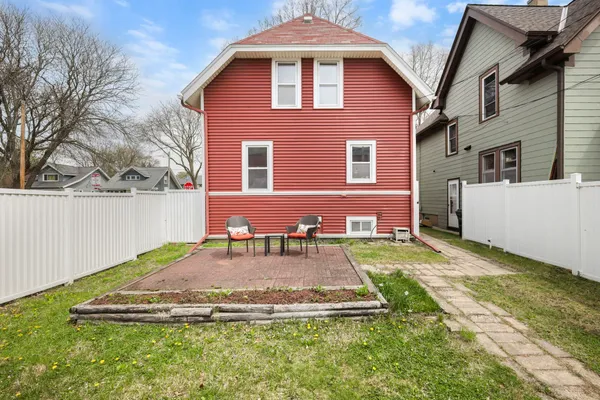 $390,000 | 130 North 5th Street, Madison, WI 53704