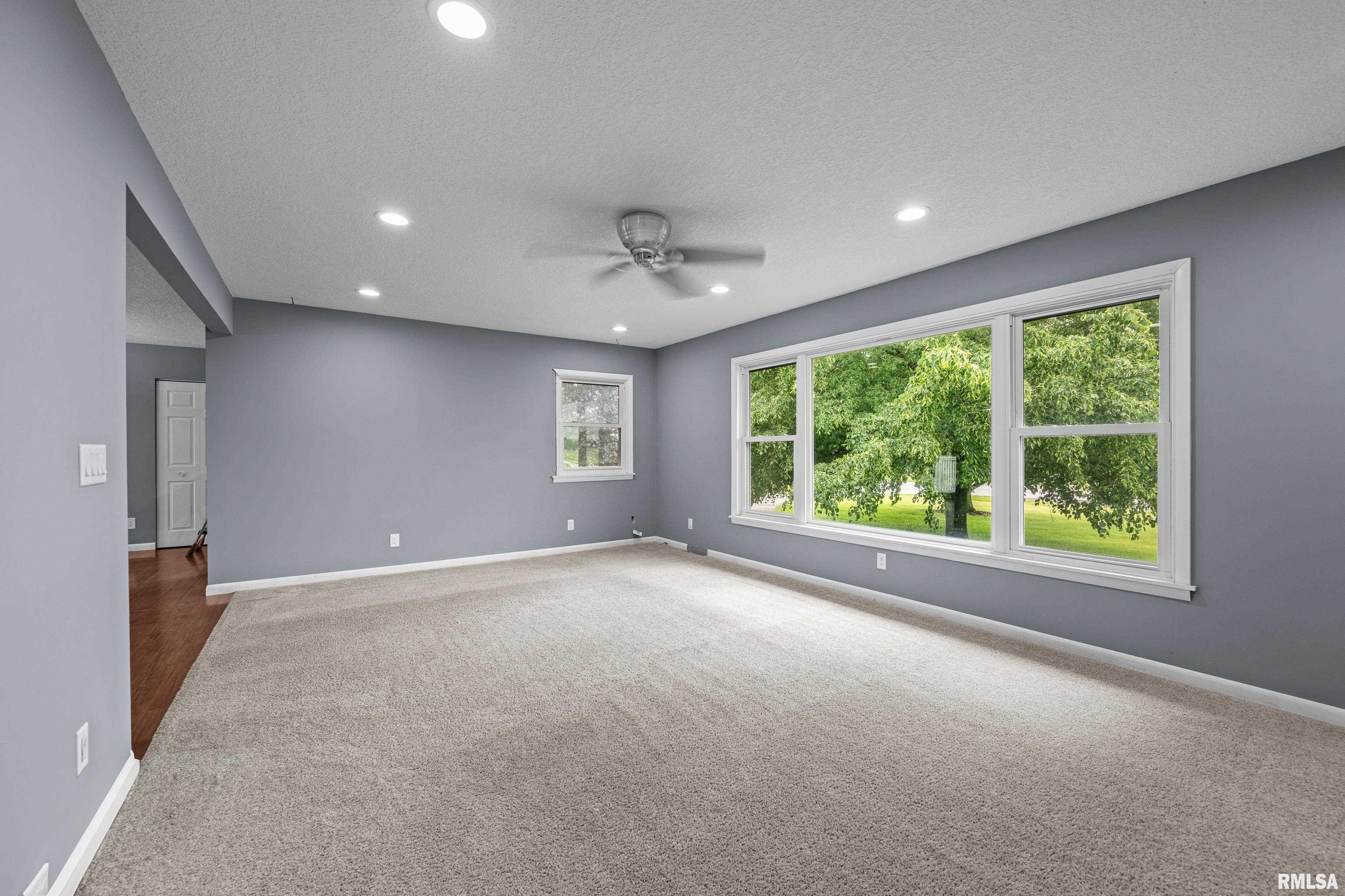 13111 134th Avenue West Taylor Ridge, IL 61284 - Photo 4 of 42 Gallery Image 4